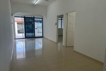 Skudai - Taman University - Single Storey House