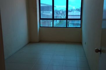 Kulai , Jalan Jambu Bol - Double Storey Terrace Shop - (Behind Public Bank Kulai) 