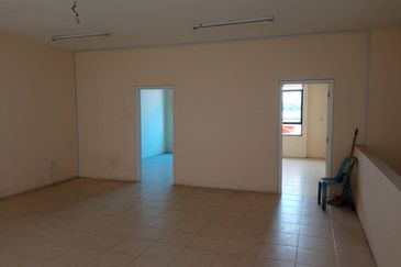 Kulai , Jalan Jambu Bol - Double Storey Terrace Shop - (Behind Public Bank Kulai) 