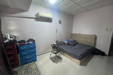 Kulai - Taman Kulai Utama -Jalan Bunga Ros - Double storey house