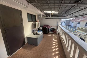 Kulai - Taman Kulai Utama -Jalan Bunga Ros - Double storey house