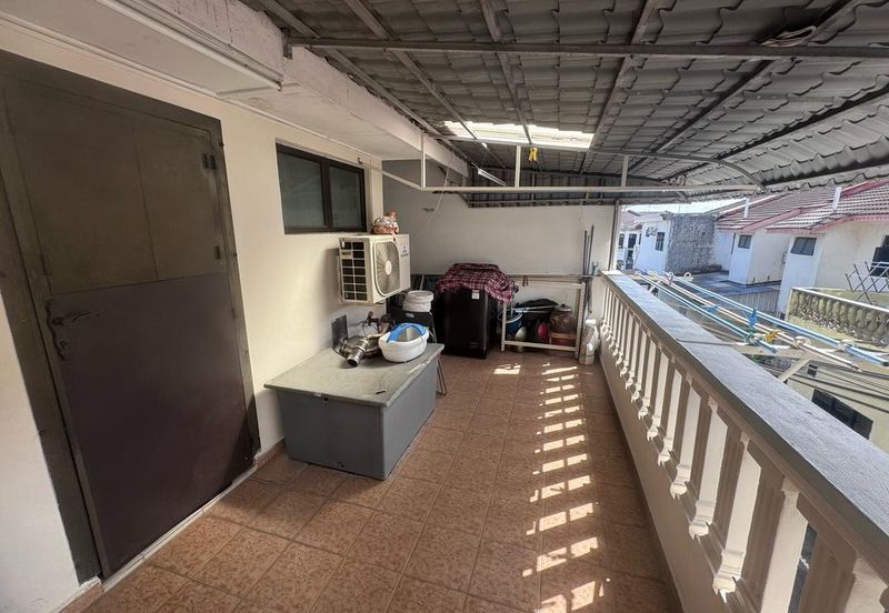 Kulai - Taman Kulai Utama -Jalan Bunga Ros - Double storey house