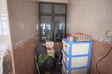 Kulai - Taman Kulai Utama -Jalan Bunga Ros - Double storey house