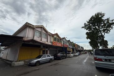 Kulai Saleng- Taman Muhibbah -Jalan Jambu Batu ✅Double Storey Shoplot