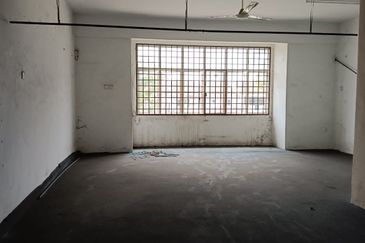 Kulai - Taman Putri Kulai - 3 storey shoplot