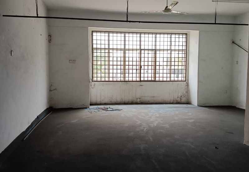 Kulai - Taman Putri Kulai - 3 storey shoplot