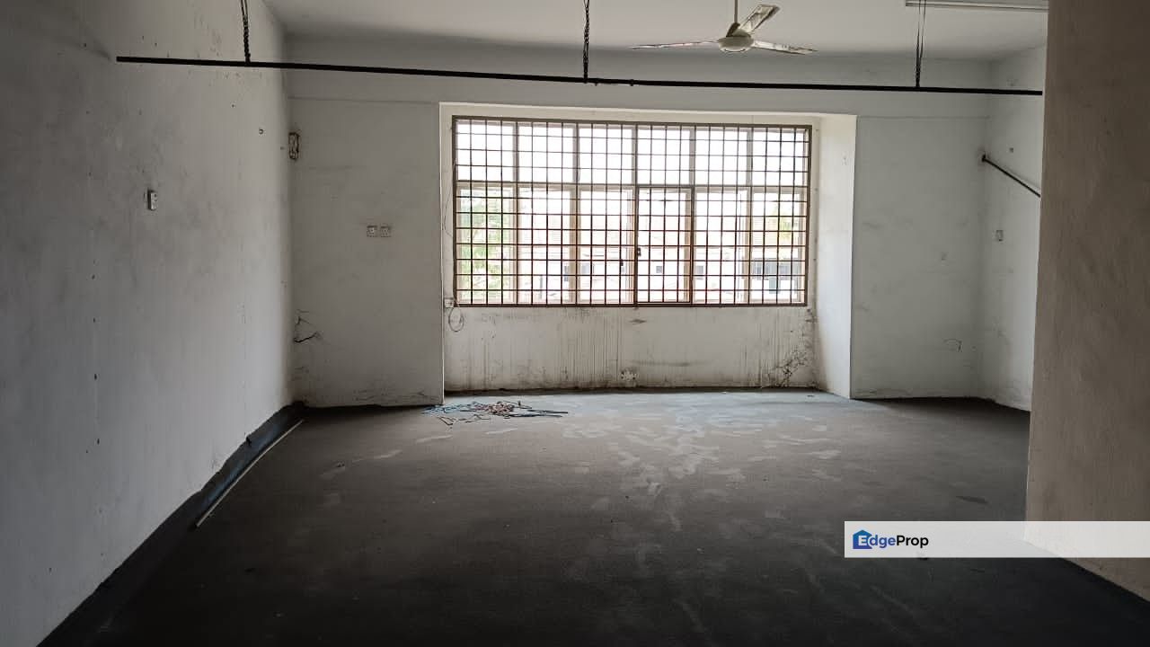 Kulai - Taman Putri Kulai - 3 storey shoplot, Johor, Kulai