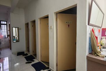  JB Johor Jaya- Jalan Rosmerah 2/11 - 3 Storey Shop Lot*🌈