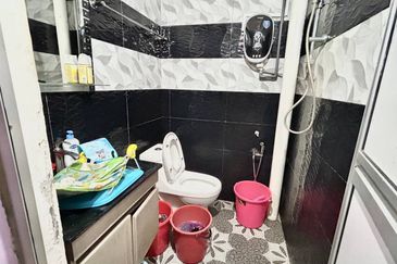 Skudai / Taman Universiti / Jalan Kemuliaan / 1 Storey House