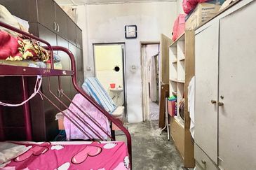 Skudai / Taman Universiti / Jalan Kemuliaan / 1 Storey House