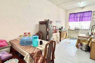 Skudai / Taman Universiti / Jalan Kemuliaan / 1 Storey House