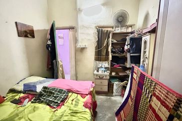 Skudai / Taman Universiti / Jalan Kemuliaan / 1 Storey House