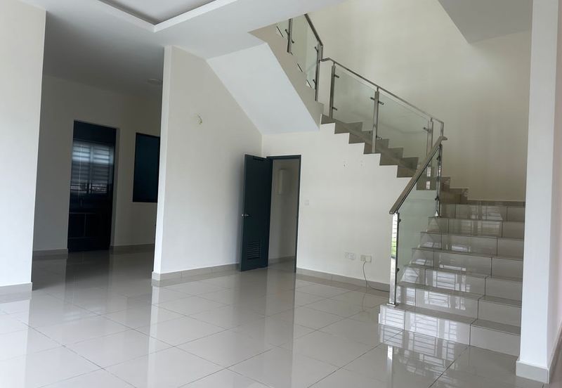 Kulai / Taman Gemilang Height Corner / ✅Double Storey Semi D Corner lot