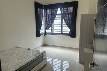 Kulai / Taman Gemilang Height Corner / ✅Double Storey Semi D Corner lot