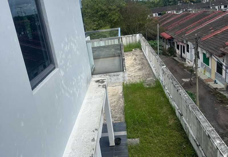 Kulai / Taman Gemilang Height Corner / ✅Double Storey Semi D Corner lot