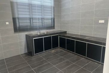 Kulai / Taman Gemilang Height Corner / ✅Double Storey Semi D Corner lot