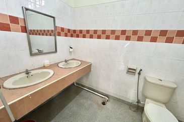 JB / Taman Desa Tebrau  / Jalan Harmonium 22- / Corner lot Double Storey