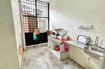 JB / Taman Desa Tebrau  / Jalan Harmonium 22- / Corner lot Double Storey