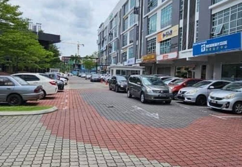 JB / V Square Austin 商圈底层店铺 / Ground Floor Unit 