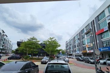 JB / V Square Austin 商圈底层店铺 / Ground Floor Unit 