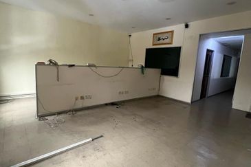 JB - Taman Sri Yacor Jalan Wira - 1 1/2 Storey Semi-D Factory