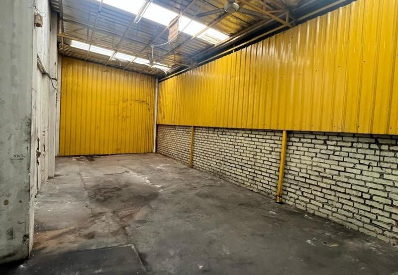 JB - Taman Sri Yacor Jalan Wira - 1 1/2 Storey Semi-D Factory