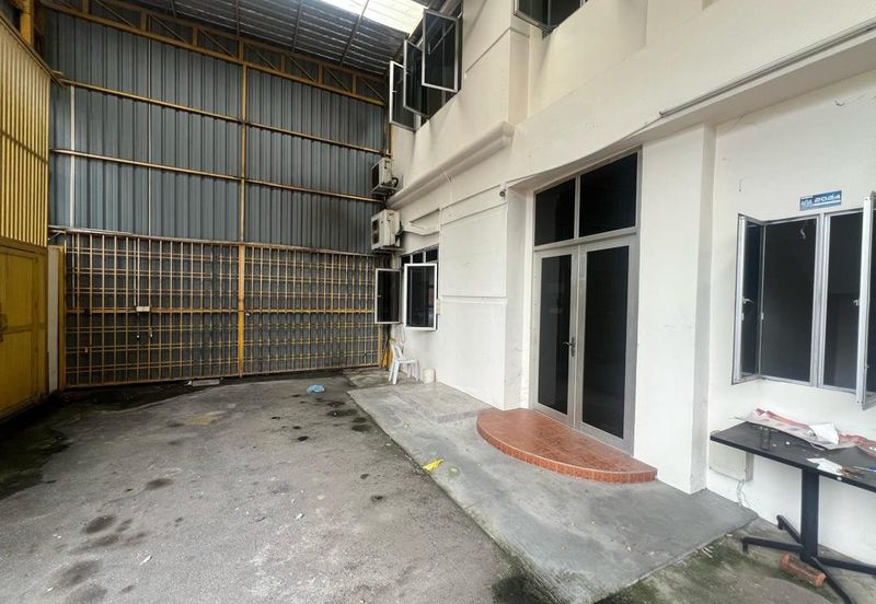 JB - Taman Sri Yacor Jalan Wira - 1 1/2 Storey Semi-D Factory