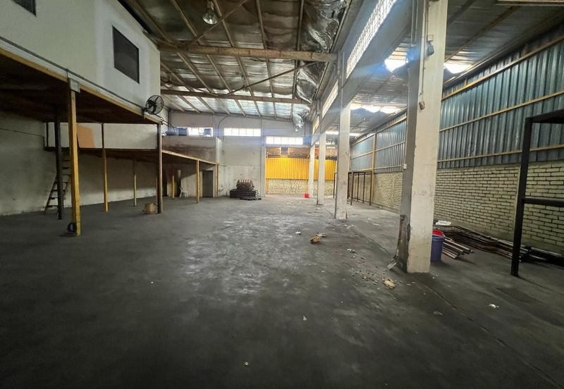 JB - Taman Sri Yacor Jalan Wira - 1 1/2 Storey Semi-D Factory