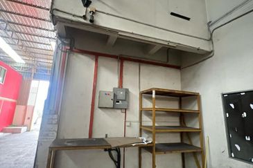 JB - Taman Sri Yacor Jalan Wira - 1 1/2 Storey Semi-D Factory