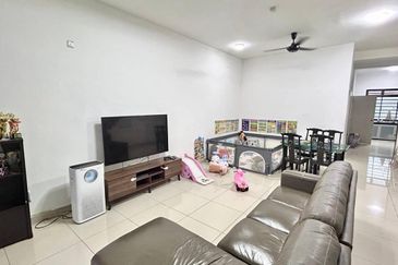 JB / Bandar Dato Onn / Jalan Perjiranan 15 / Double Storey House