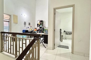 JB / Bandar Dato Onn / Jalan Perjiranan 15 / Double Storey House