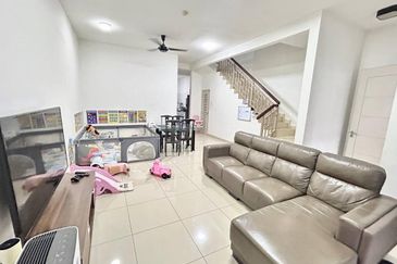 JB / Bandar Dato Onn / Jalan Perjiranan 15 / Double Storey House