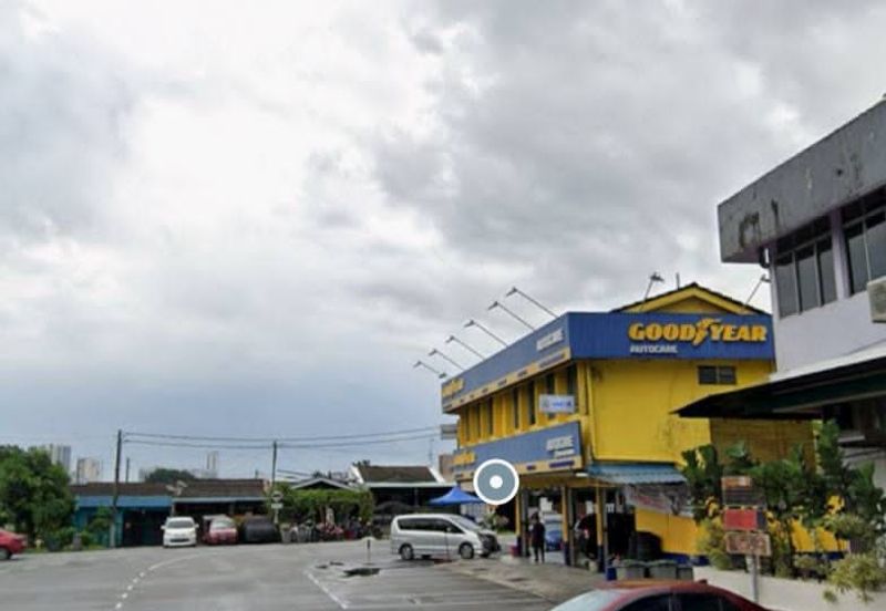 Skudai / Taman Tun Ungku Tun Aminah / Jalan Laksamana / Ground Floor - ⁠Facing Main Road