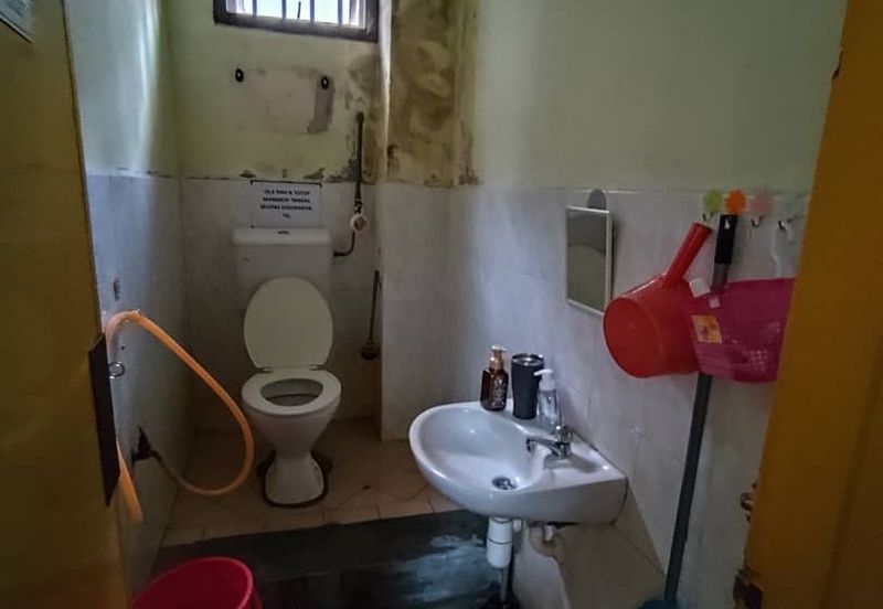 Kota Tinggi / Jalan Jaya 1 / Three Storey Shoplot