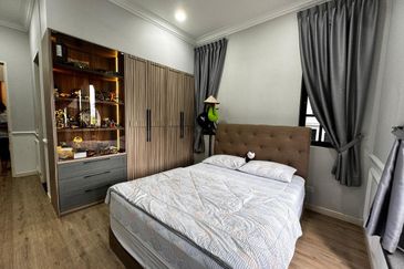 Eco Botanic / The Chateau / Two & Half Storey Superlink House End Lot