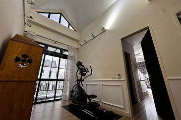 Eco Botanic / The Chateau / Two & Half Storey Superlink House End Lot