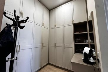 Eco Botanic / The Chateau / Two & Half Storey Superlink House End Lot