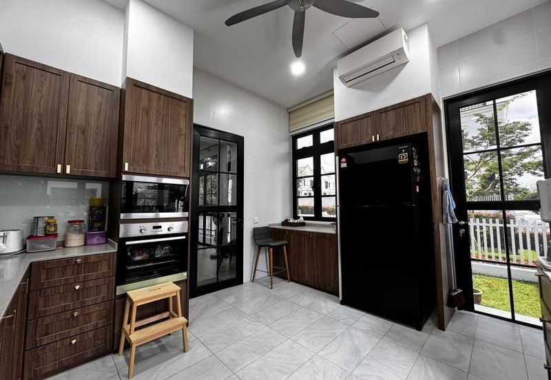 Eco Botanic / The Chateau / Two & Half Storey Superlink House End Lot