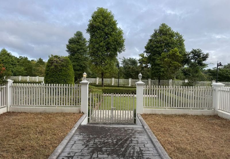 Eco Botanic / The Chateau / Super Huge Garden in front of your house  / Unblocked View 