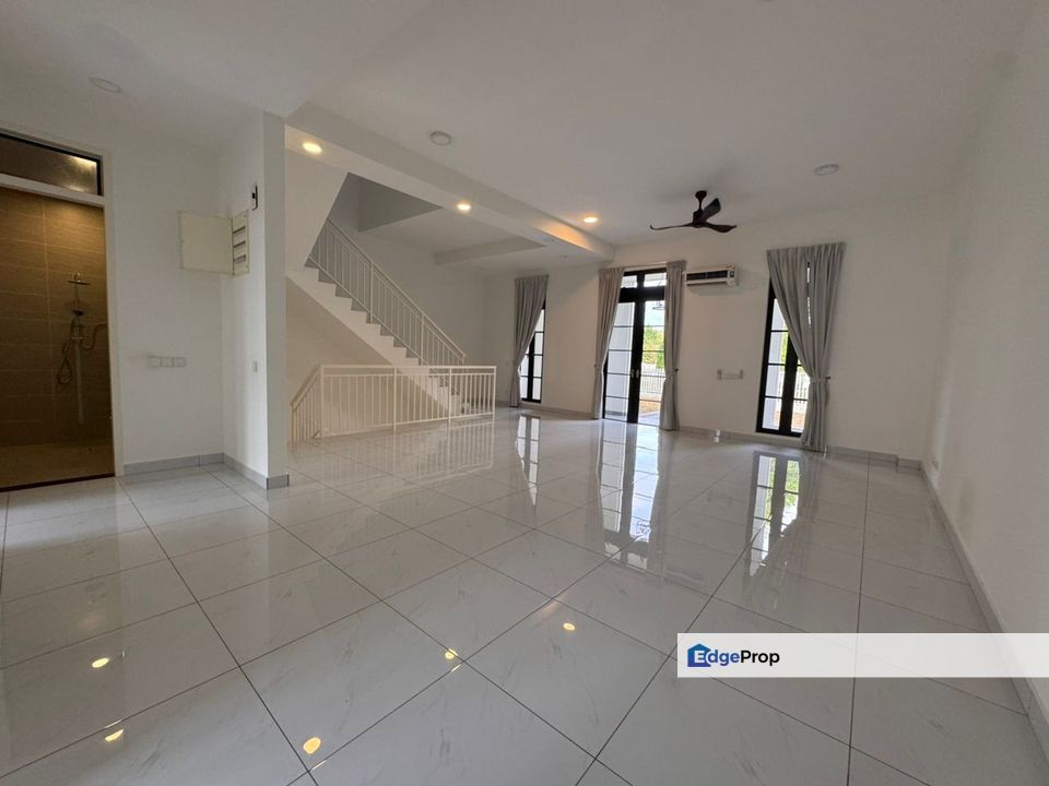 Eco Botanic / The Chateau / Super Huge Garden in front of your house  / Unblocked View , Johor, 