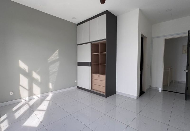 Eco Botanic / The Chateau / Super Huge Garden in front of your house  / Unblocked View 