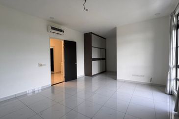 Eco Botanic / The Chateau / Super Huge Garden in front of your house  / Unblocked View 