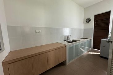 Horizon Hill / Golf East / Jalan Pinggiran 6/x -  Double Storey Cluster house