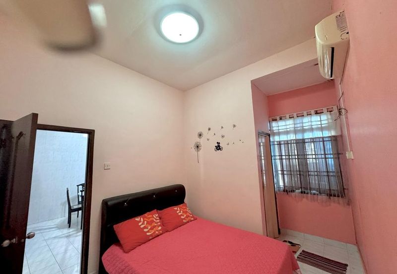 Kulai - Taman Kulai Utama / Jalan Anggerik / Double Storey Terrace House End Lot