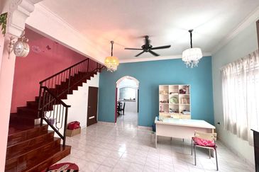 Kulai - Taman Kulai Utama / Jalan Anggerik / Double Storey Terrace House End Lot