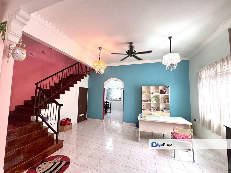 Kulai - Taman Kulai Utama / Jalan Anggerik / Double Storey Terrace House End Lot, Johor, Kulai