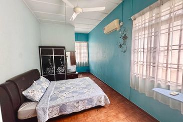 Kulai - Taman Kulai Utama / Jalan Anggerik / Double Storey Terrace House End Lot