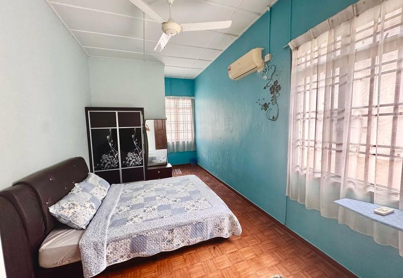 Kulai - Taman Kulai Utama / Jalan Anggerik / Double Storey Terrace House End Lot