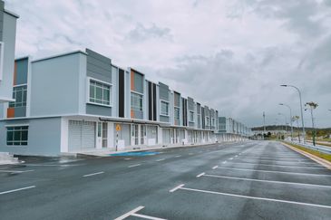 Kulai Bandar Putra /IOI /Jalan Murai / New Shoplot Facing Main Road