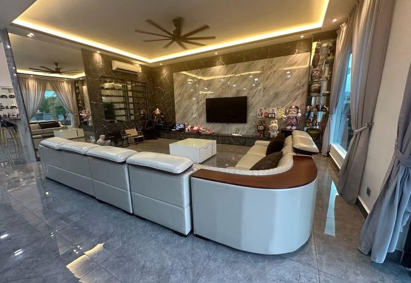 Kulai Bandar Putra / Gate A @ IOI Palm Villa / Double Storey Bungalow House